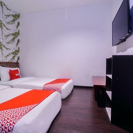 Oyo 1119 Memoire Express Hotel Κουτσίνγκ Εξωτερικό φωτογραφία