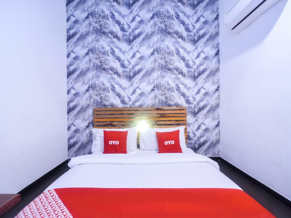 Oyo 1119 Memoire Express Hotel Κουτσίνγκ Εξωτερικό φωτογραφία