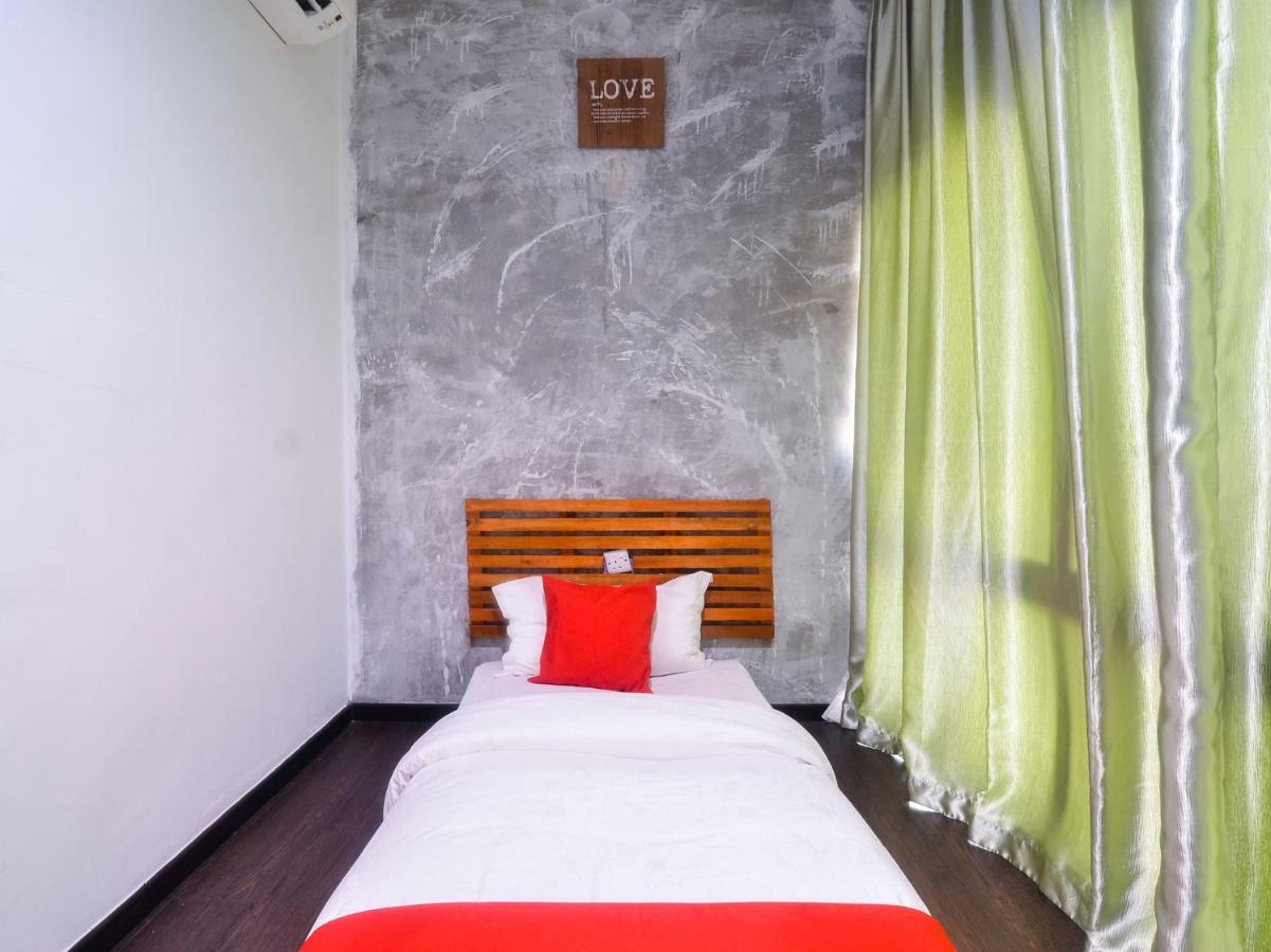 Oyo 1119 Memoire Express Hotel Κουτσίνγκ Εξωτερικό φωτογραφία